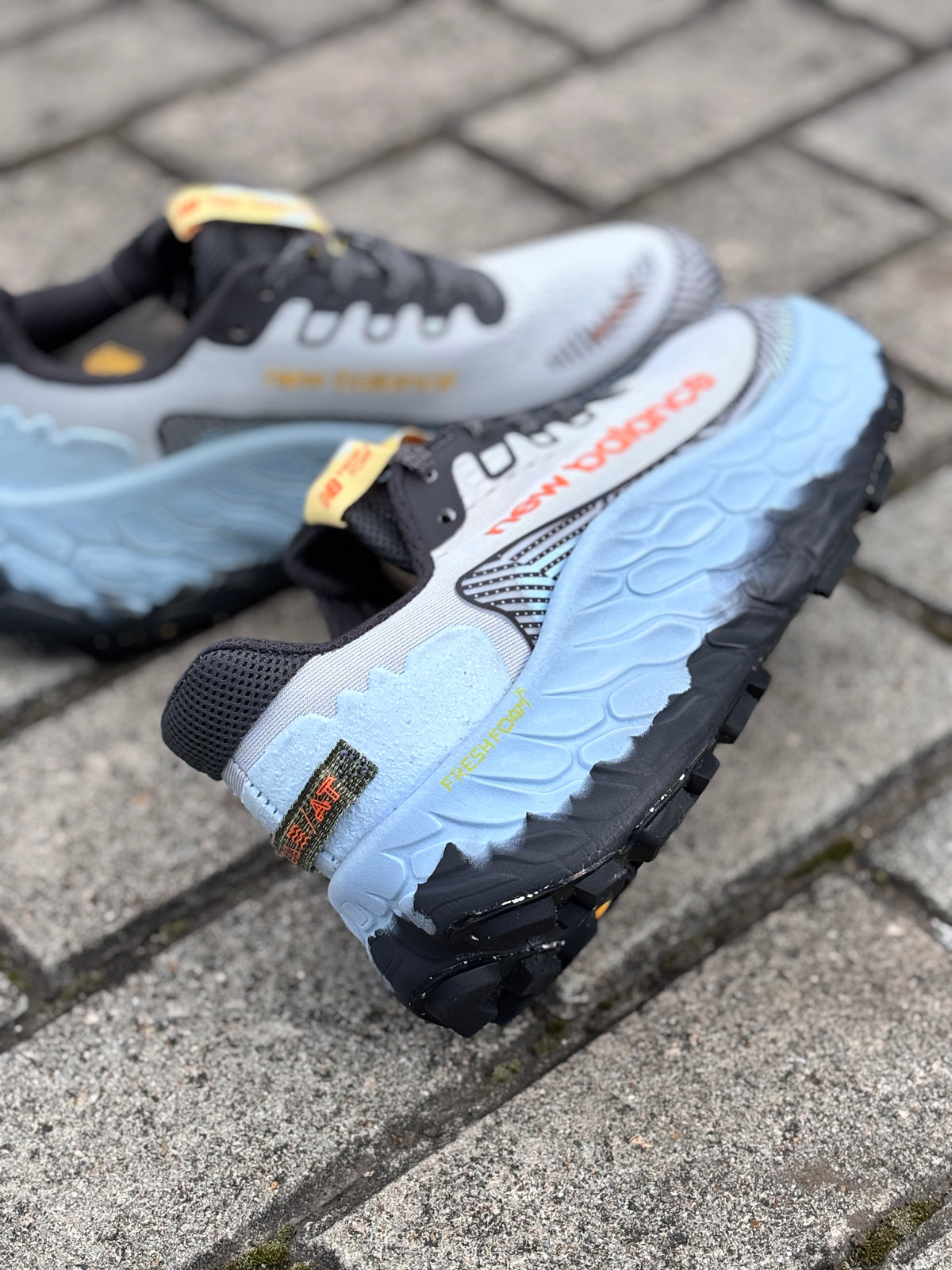 NEW BALANCE MORE