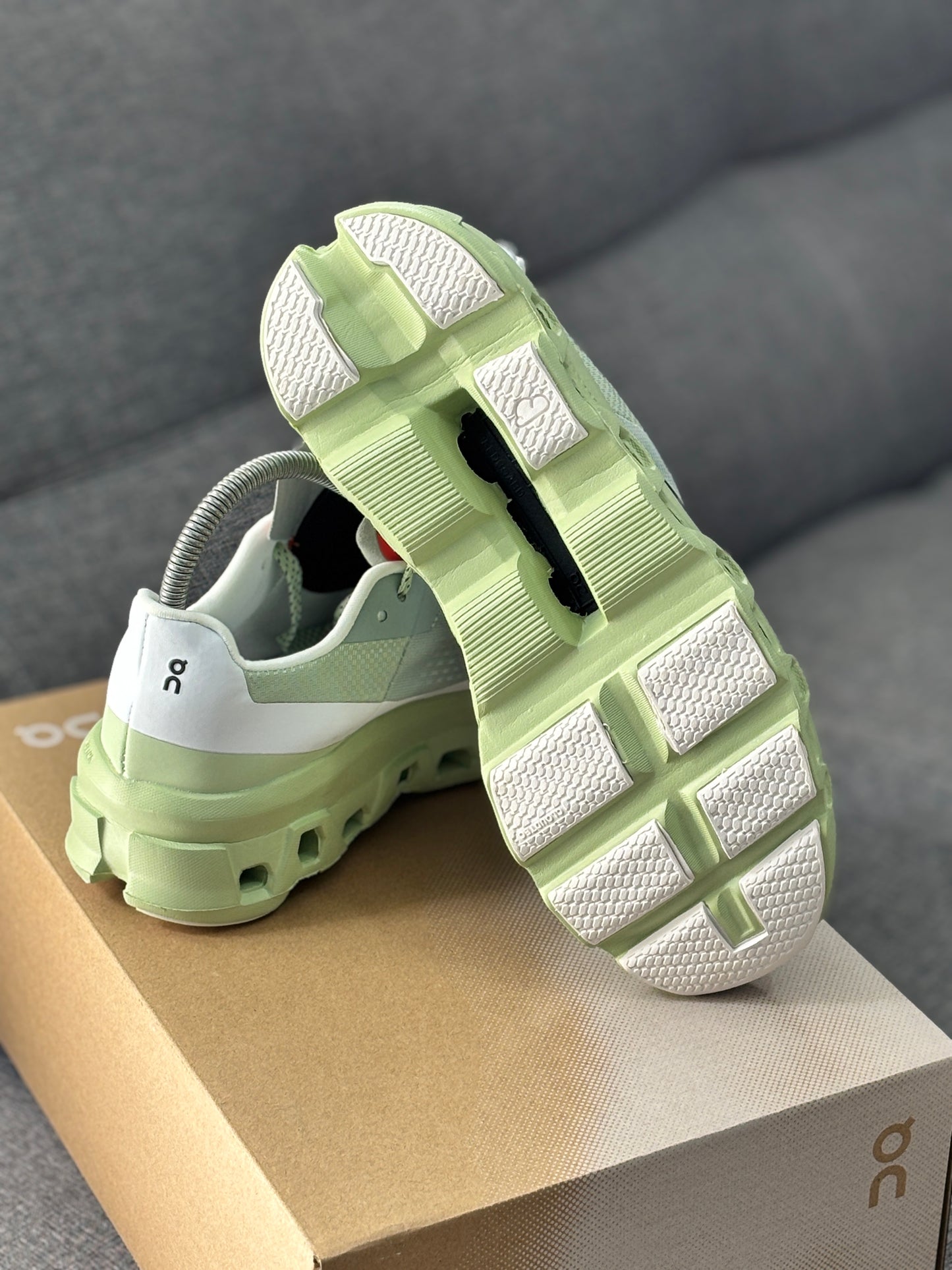 On cloudmonster verde