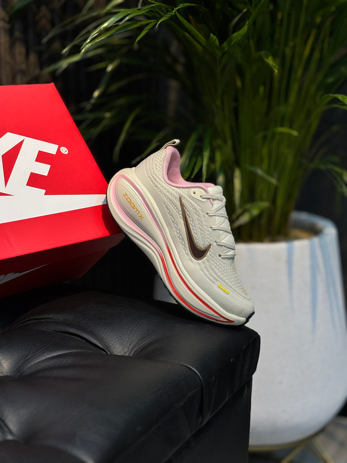 NIKE VOMERO PLUS