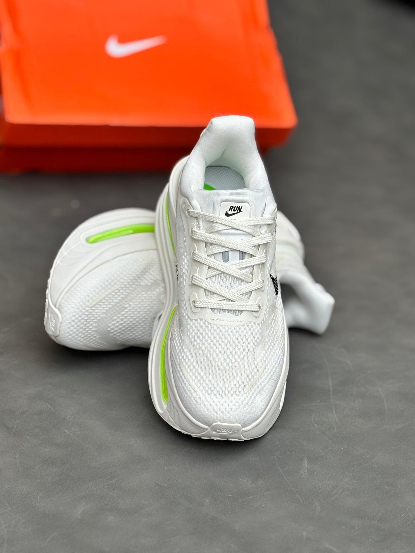 NIKE VOMERO PREMIUM