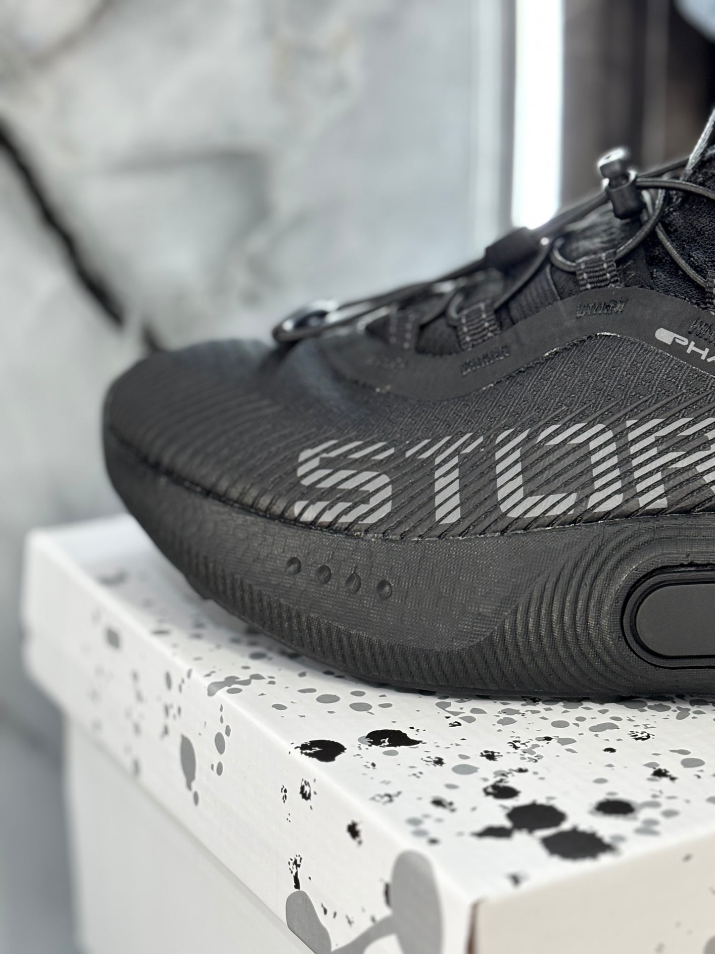 UNDER ARMOUR STORM