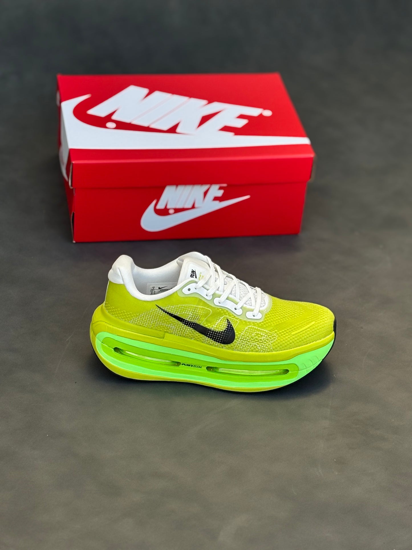 NIKE VOMERO PREMIUM