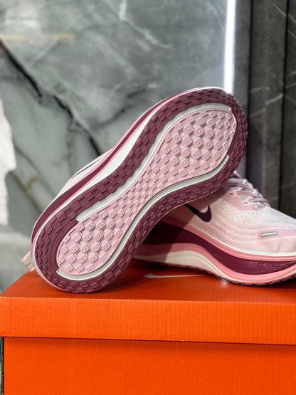 NIKE VOMERO PLUS