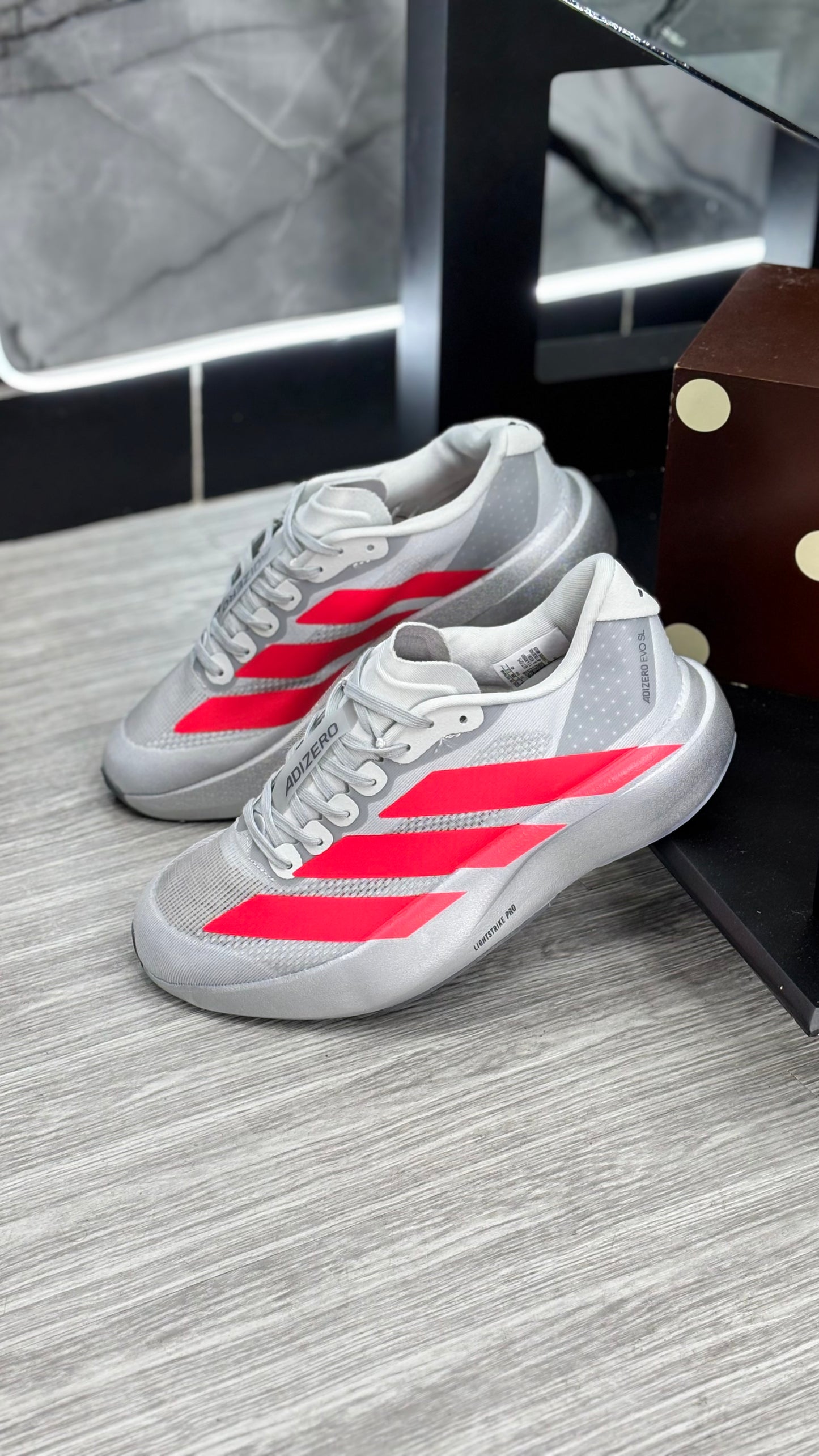 ADIDAS ADIZERO SL