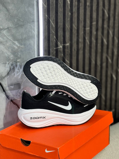 NIKE VOMERO PLUS