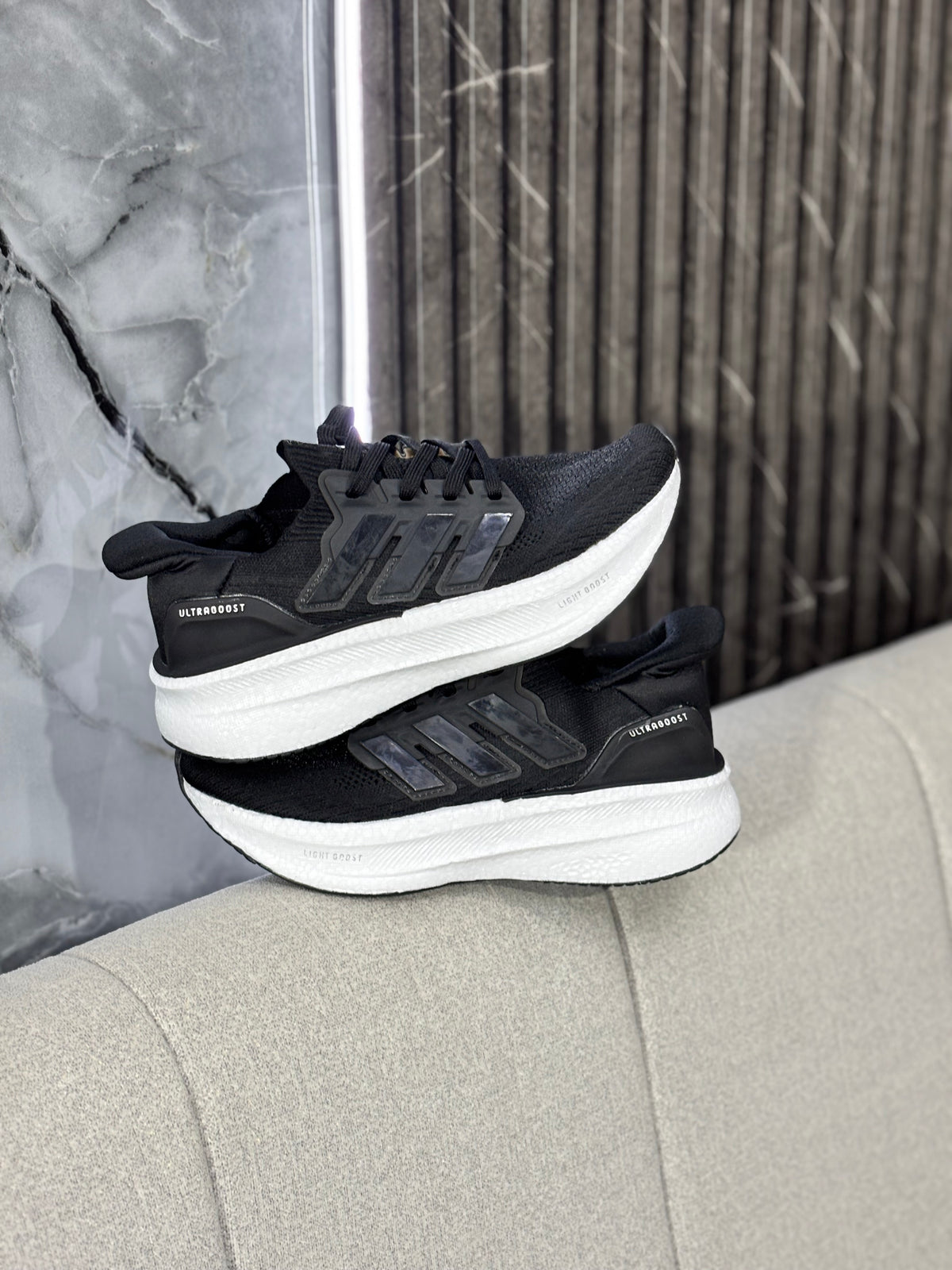 ADIDAS ULTRABOOST
