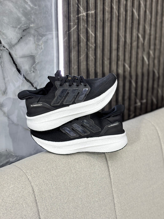 ADIDAS ULTRABOOST