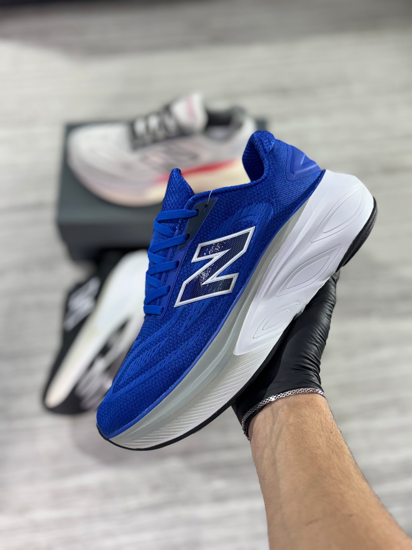 NEW BALANCE MORE