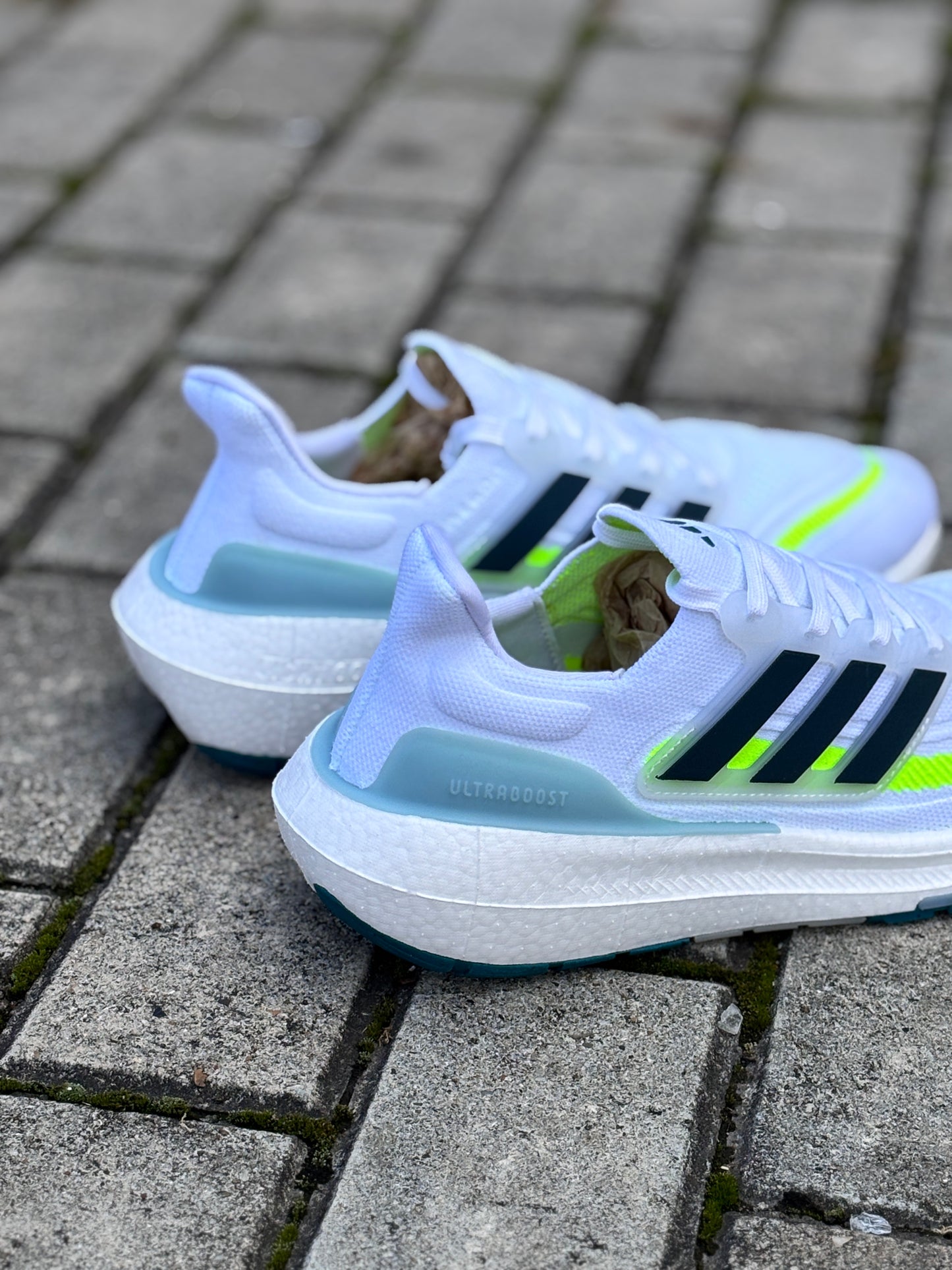 ULTRABOOST LIGHT 2023