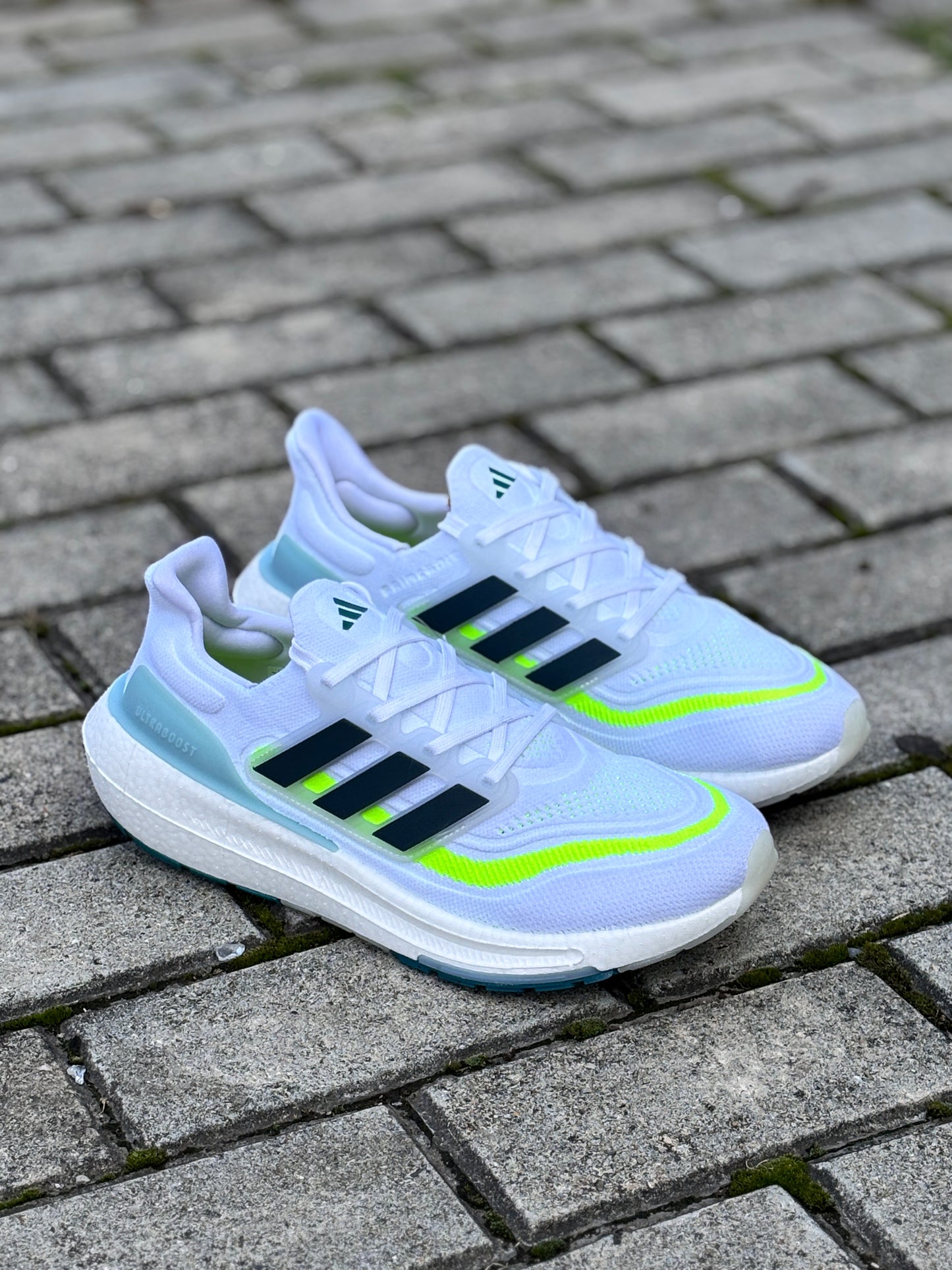 ULTRABOOST LIGHT 2023