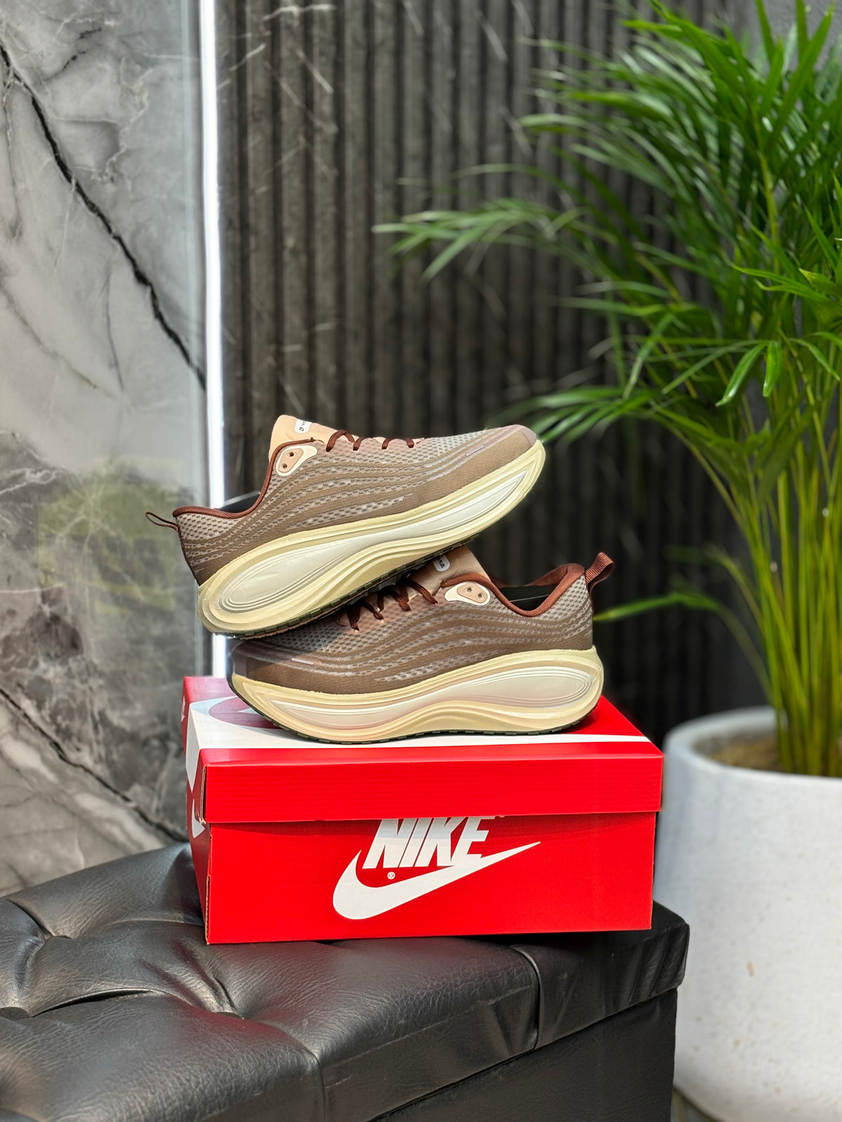 NIKE VOMERO PLUS