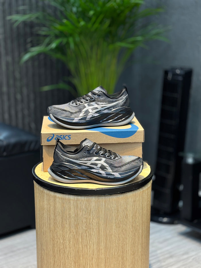 ASICS SUPERBLAST 2