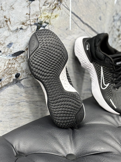 NIKE INVINCIBLE RUN 2