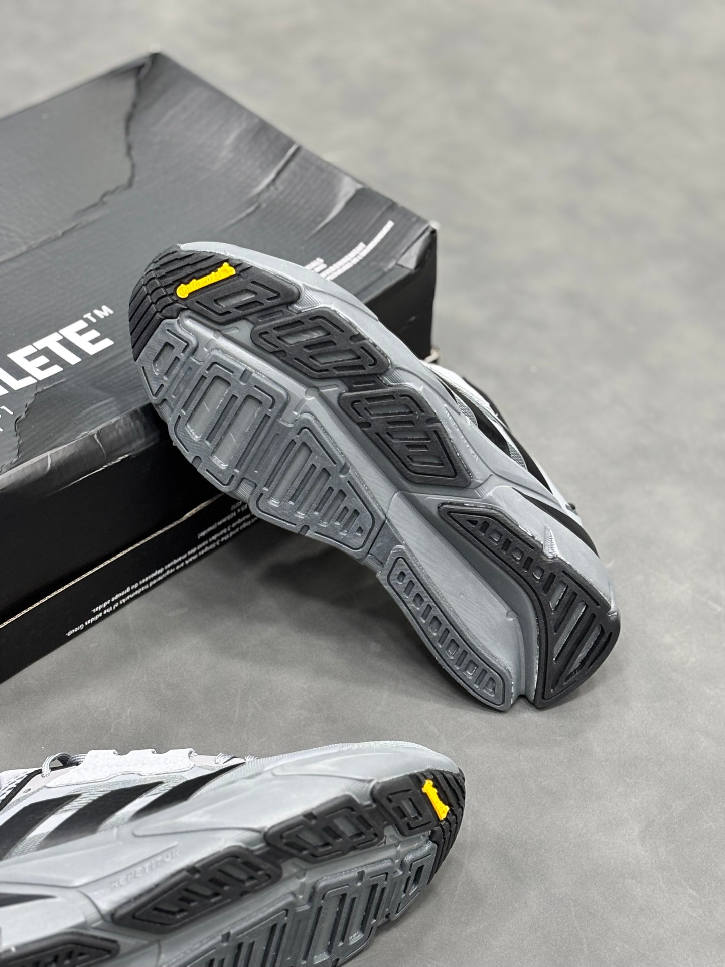ADIDAS ADISTAR