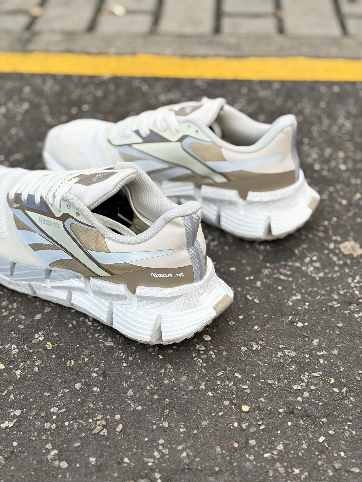 REEBOK FLOATZIG