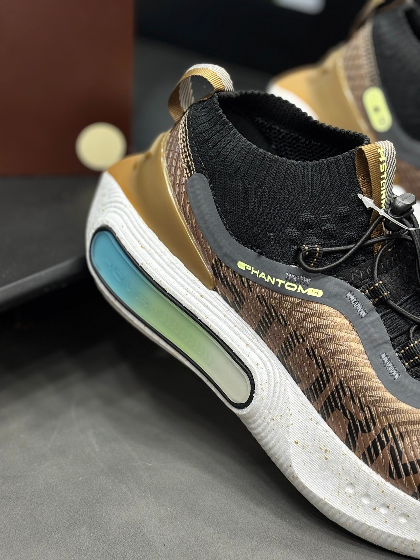 UNDER ARMOUR PHANTOM 4
