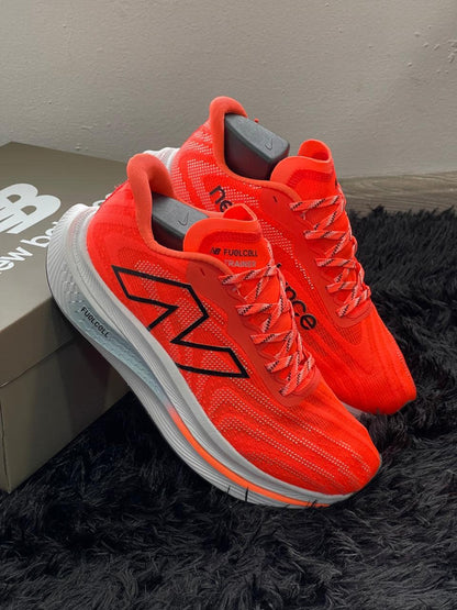 New Balance FuelCell SuperComp Trainer V2 - Naranja