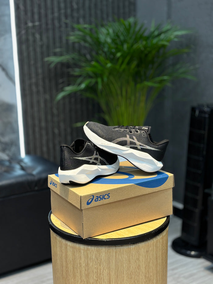 ASICS NOVABLAST 6
