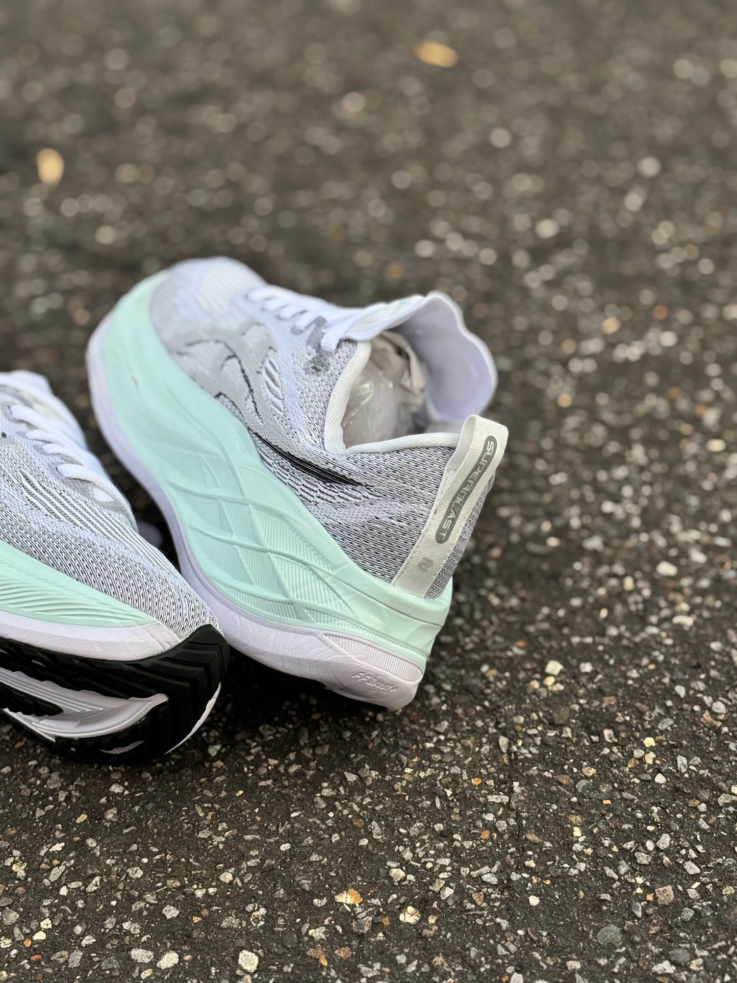 ASICS SUPERBLAST 2
