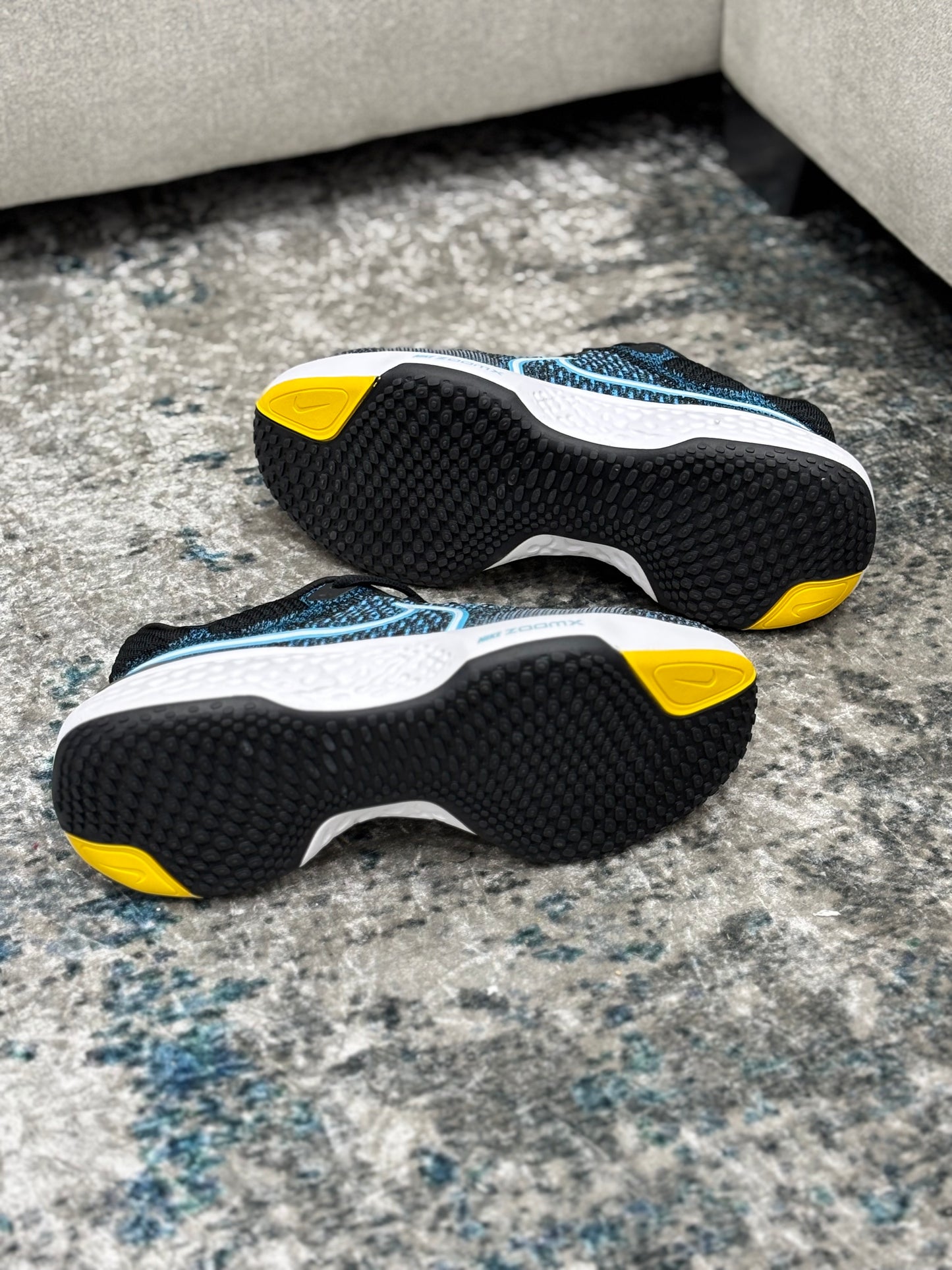NIKE INVINCIBLE RUN 2