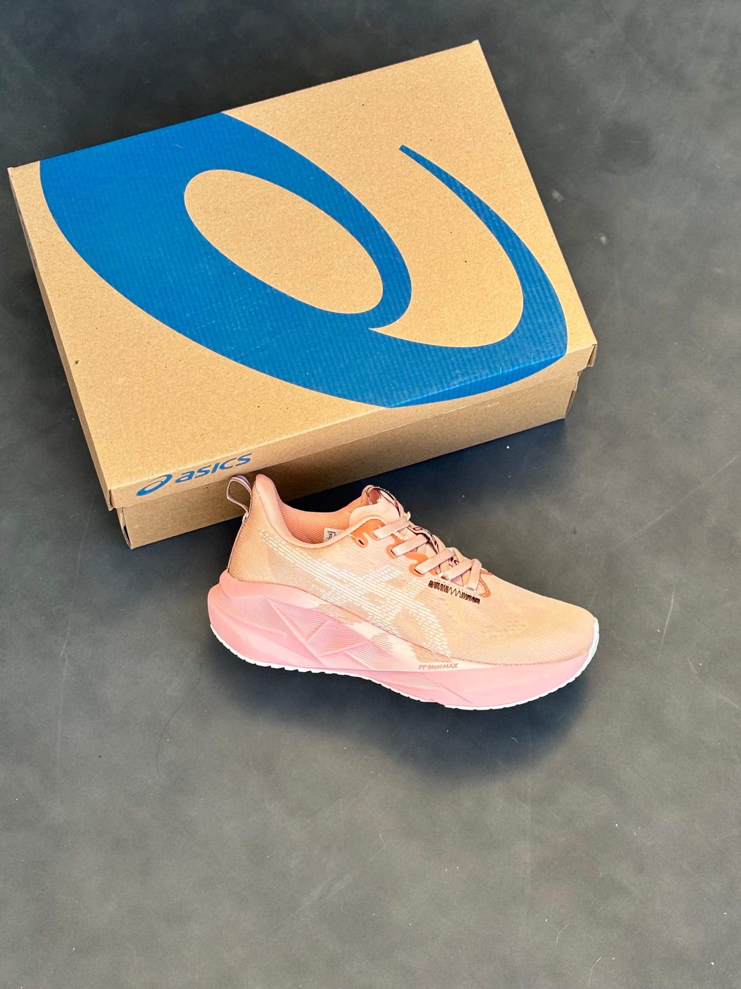 ASICS NOVABLAST 5