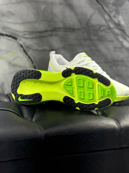 NIKE VOMERO 18