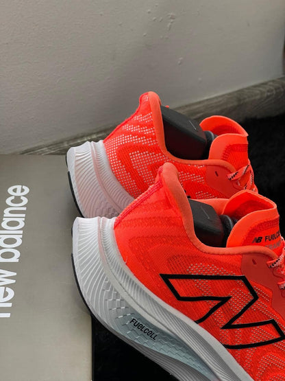 New Balance FuelCell SuperComp Trainer V2 - Naranja