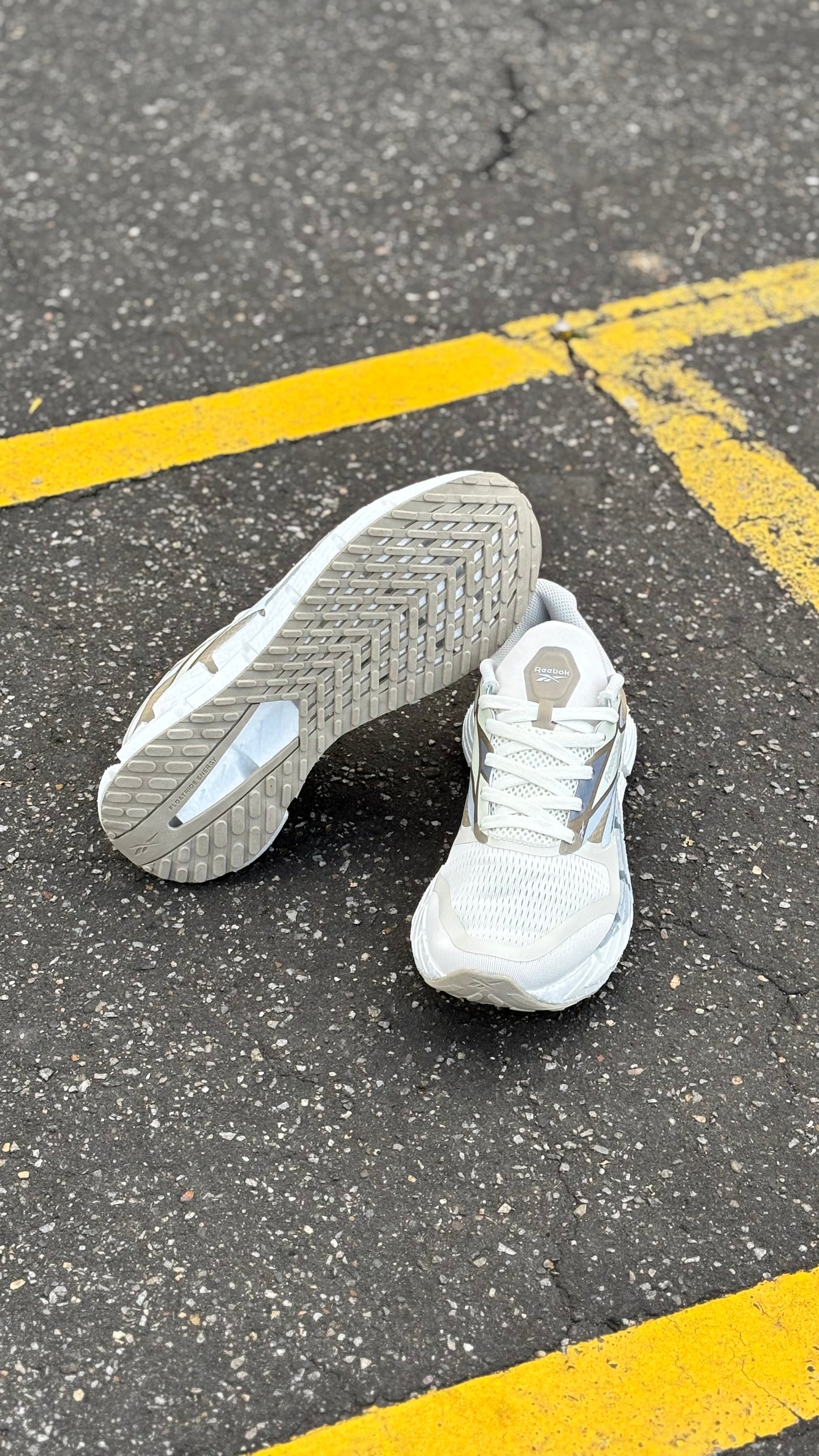 REEBOK FLOATZIG