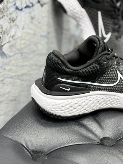 NIKE INVINCIBLE RUN 2