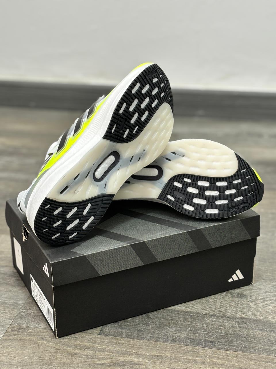 Adidas Ultraboost 5 Verde Neón