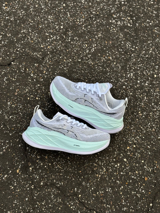 ASICS SUPERBLAST 2