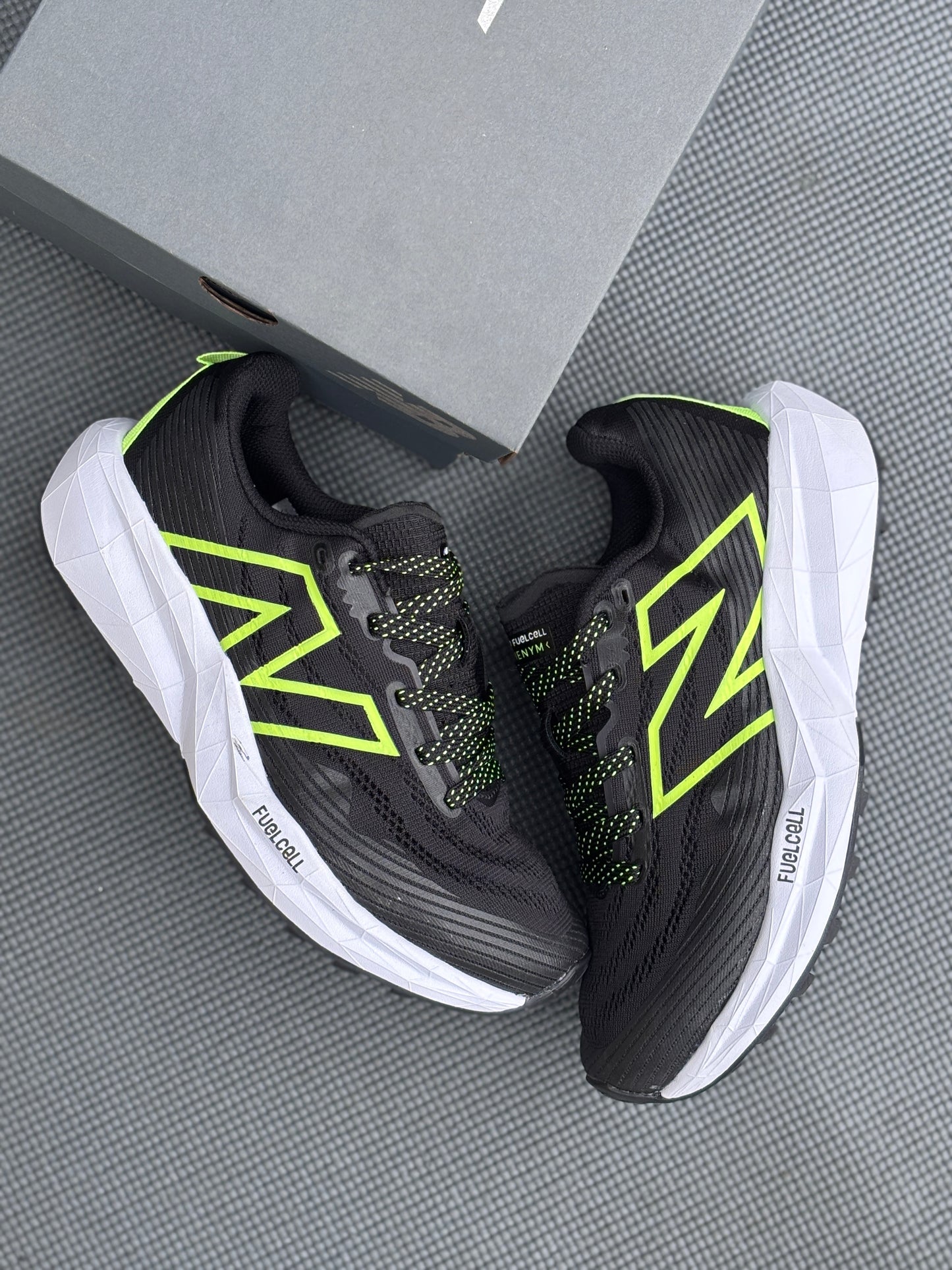 NEW BALANCE FUEL CELL