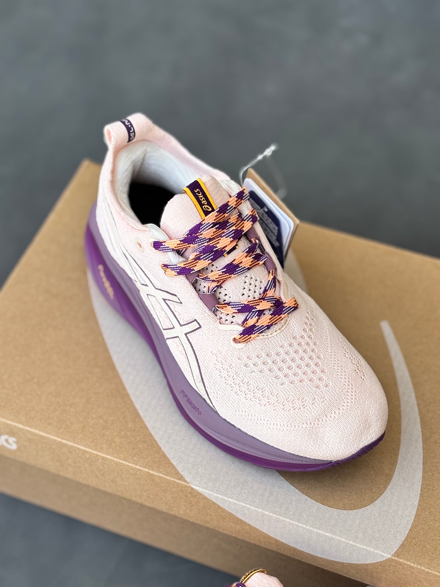 ASICS NIMBUS 27
