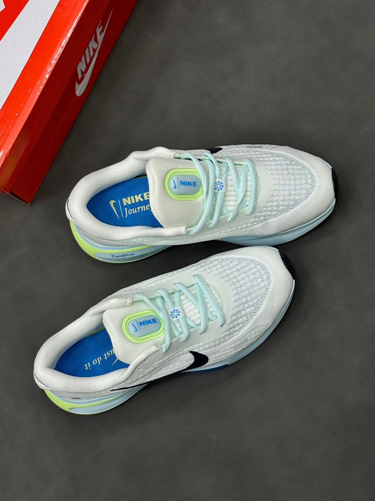 NIKE JOURNEY RUN