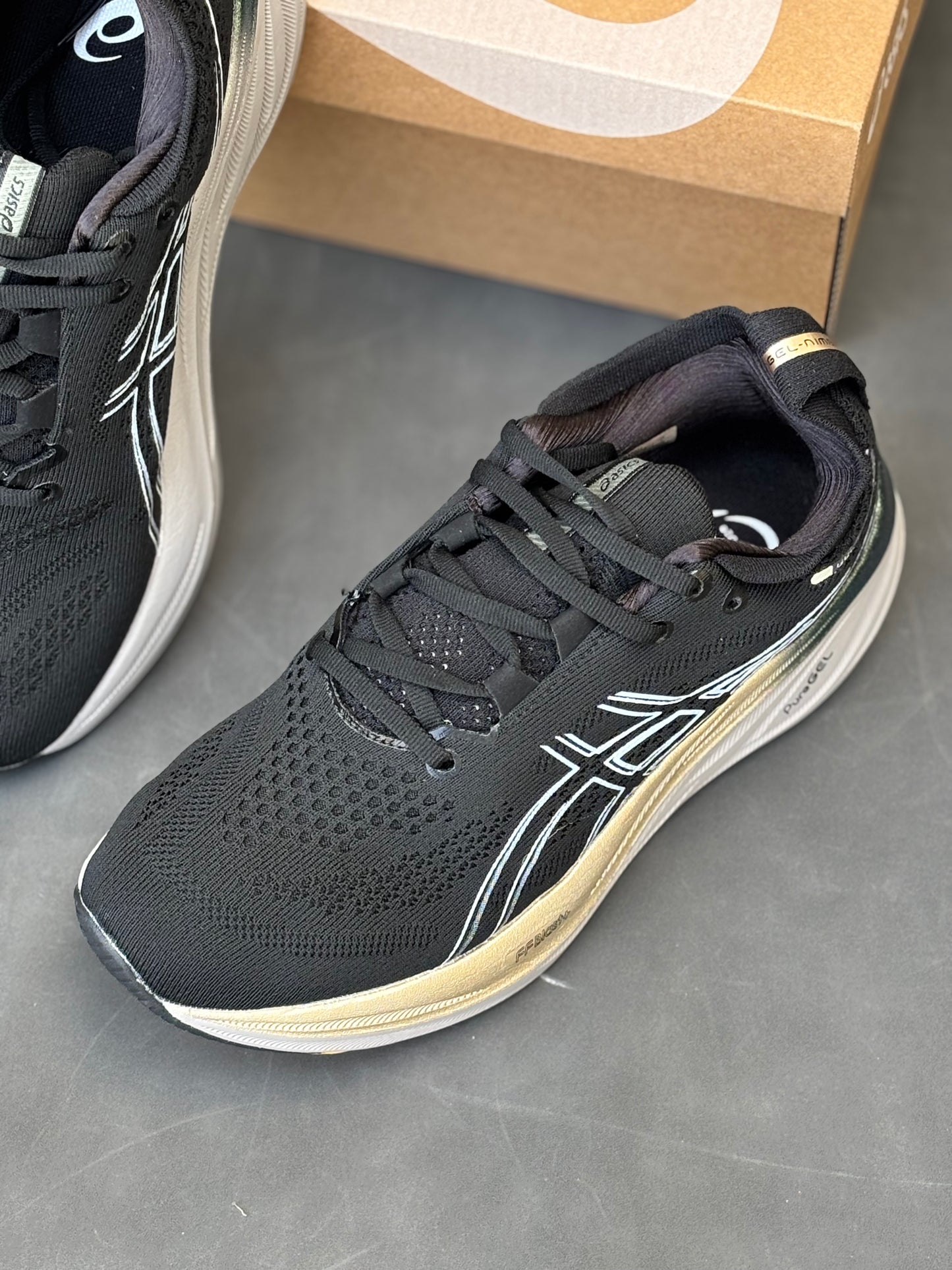 ASICS NIMBUS 27