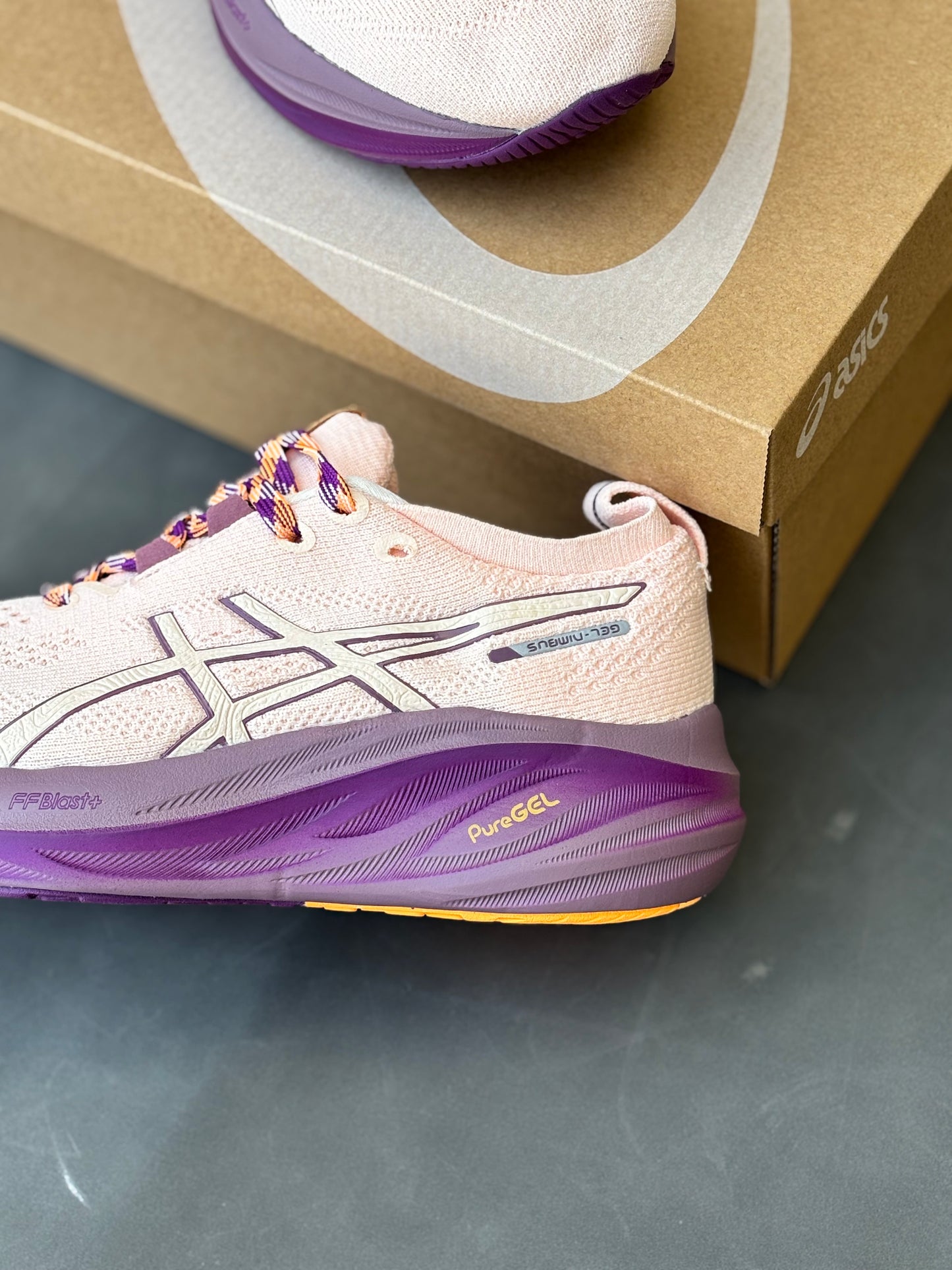 ASICS NIMBUS 27