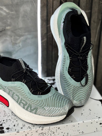 UNDER ARMOUR STORM