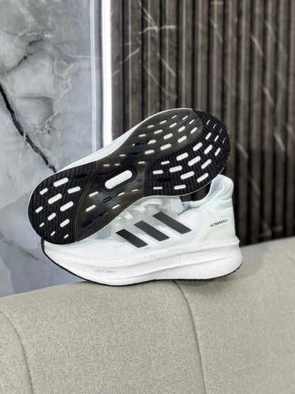 ADIDAS ULTRABOOST