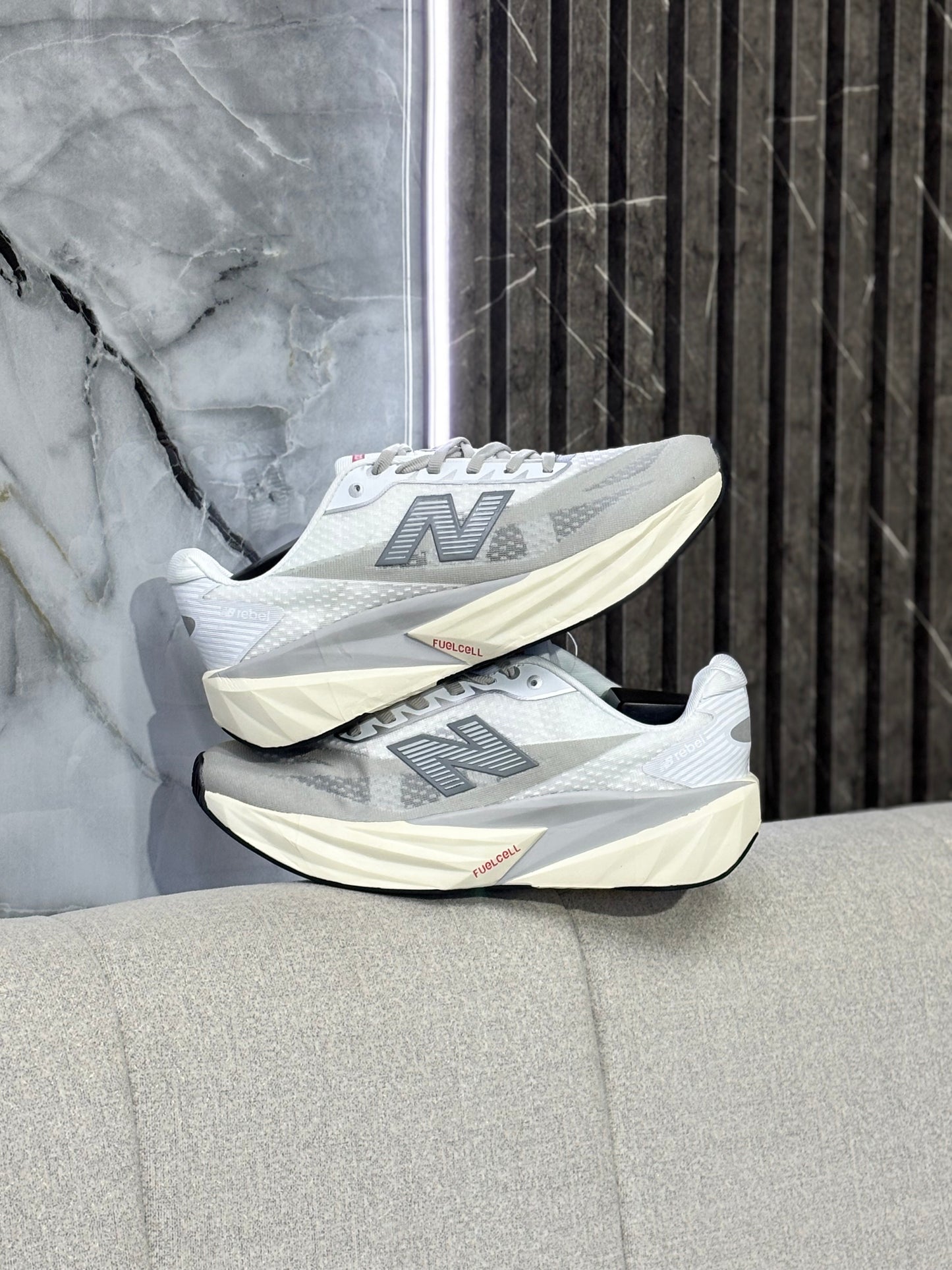 NEW BALANCE REBEL