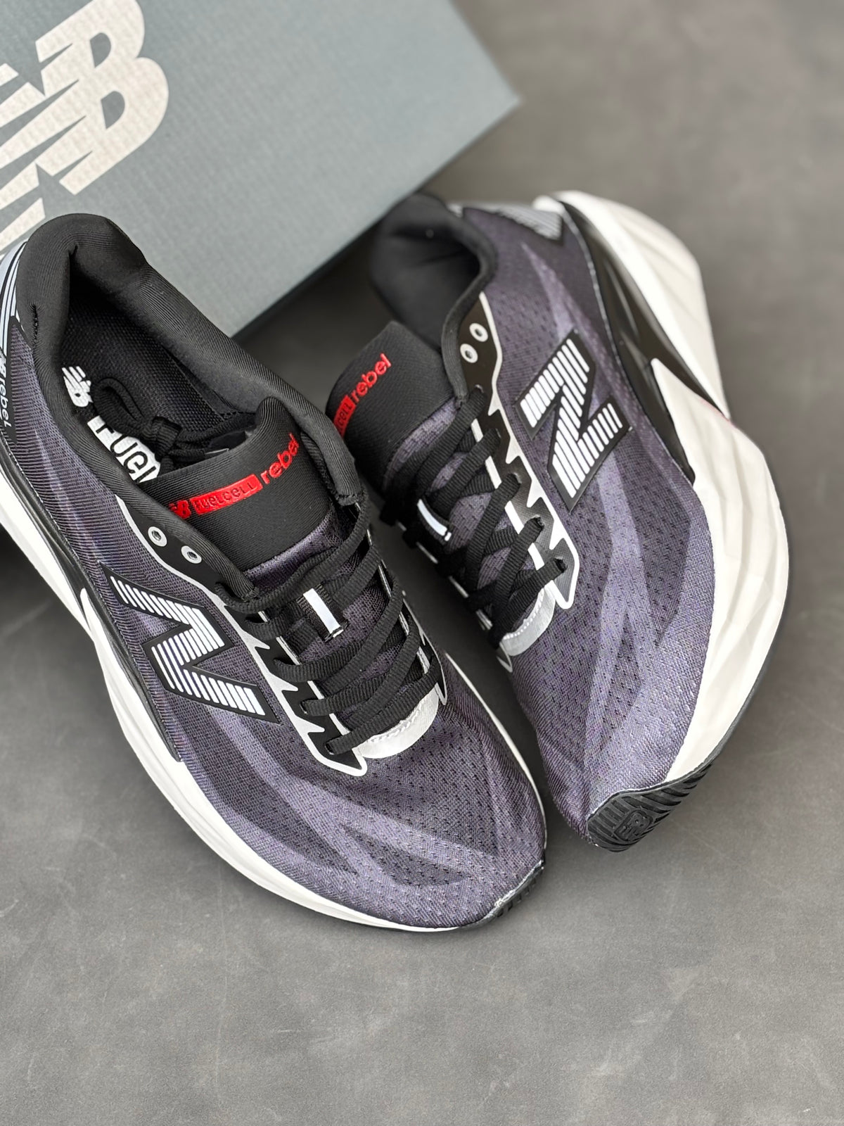 NEW BALANCE REBEL