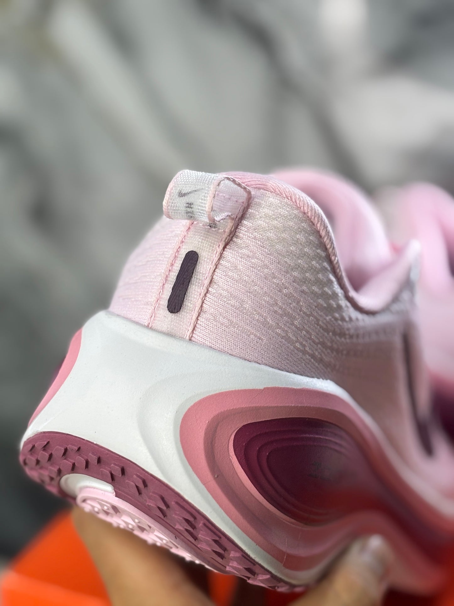 NIKE VOMERO PLUS