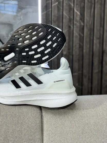 ADIDAS ULTRABOOST
