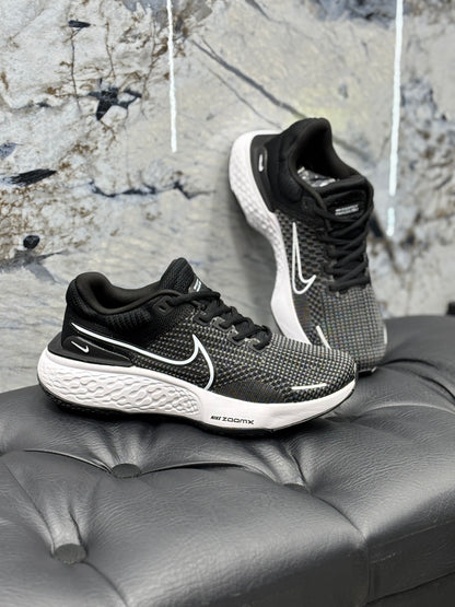 NIKE INVINCIBLE RUN 2