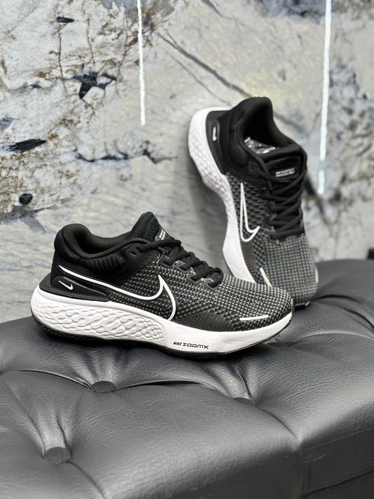 NIKE INVINCIBLE RUN 2