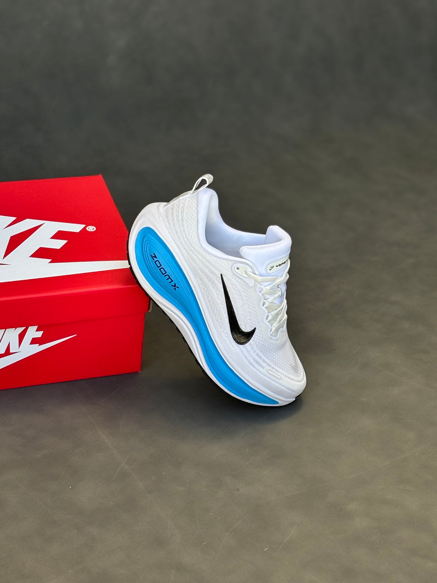 NIKE VOMERO PLUS