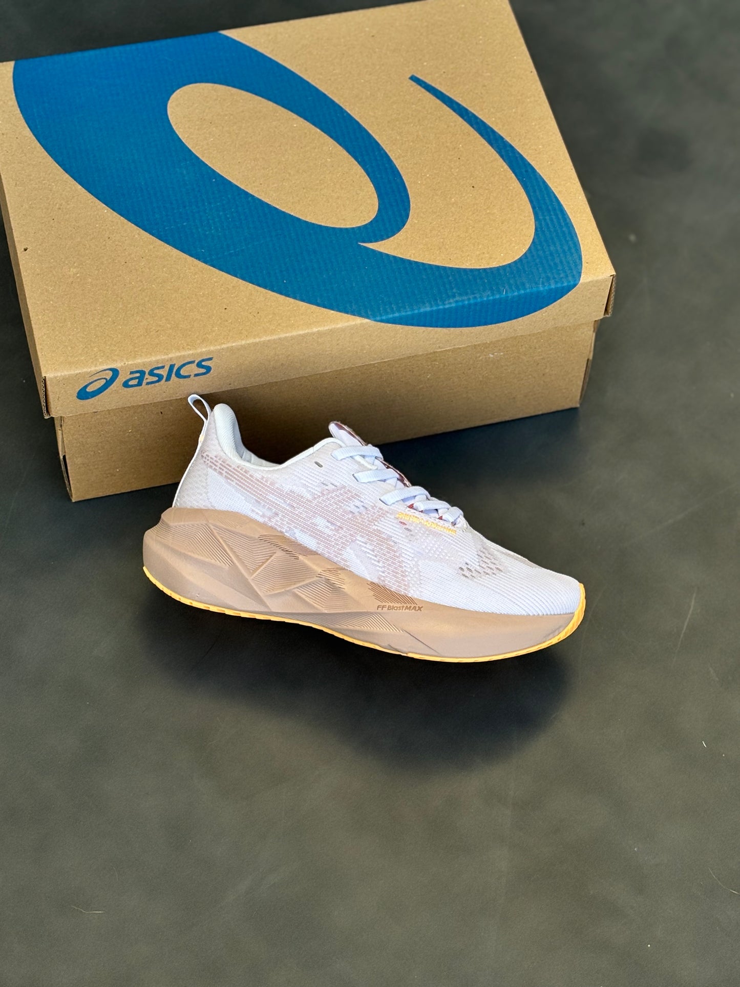 ASICS NOVABLAST 5