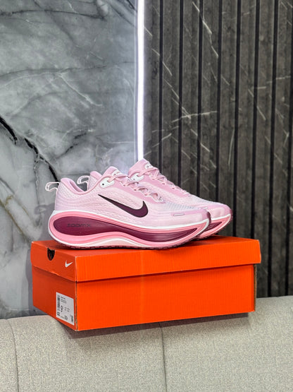 NIKE VOMERO PLUS