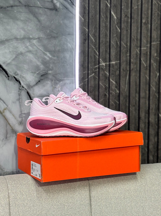 NIKE VOMERO PLUS