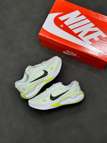 NIKE JOURNEY RUN