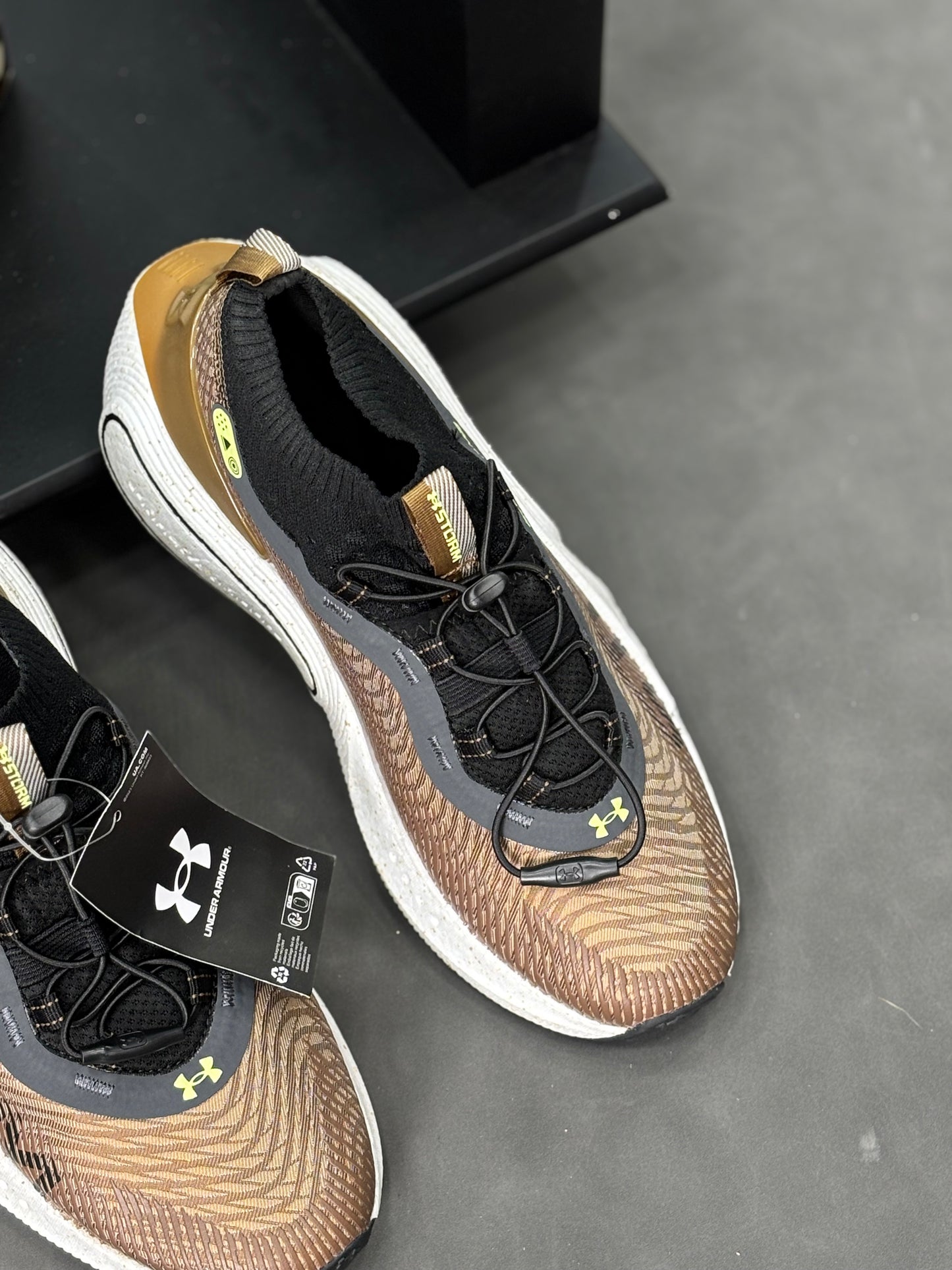 UNDER ARMOUR PHANTOM 4